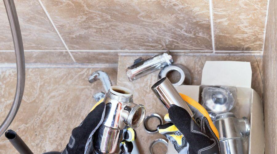 Professional gutter cleaning in Carolina, PR